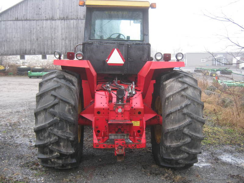 Tractors - Farm  Versatile 500 Tractor  Photo